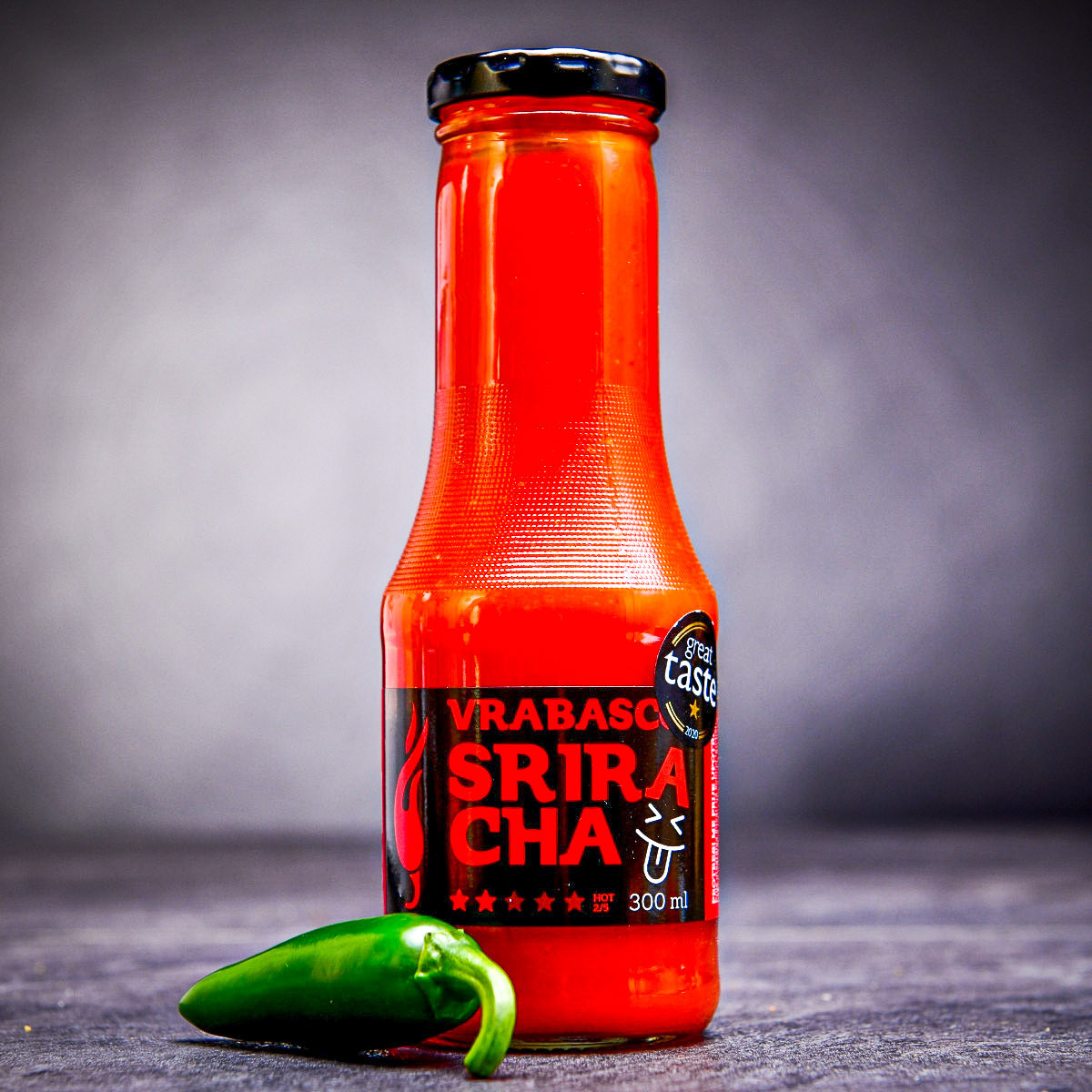 Česneková omáčka Vrabasco Sriracha s papričkou Jalapeno 300 ml