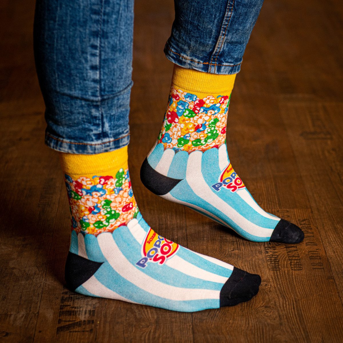 Modrobílá plechovka s ponožkami Popcorn Socks