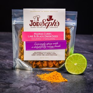 Luxuriöses würziges Popcorn Joe & Seph's mit Curry, Limette und Zwiebel 32 g