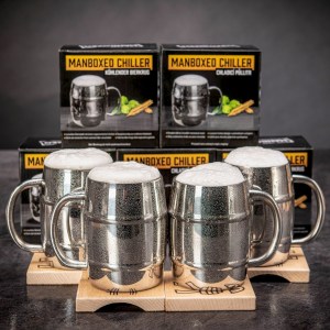 Ein Set von kühlenden Biergläsern aus Edelstahl (400 ml)